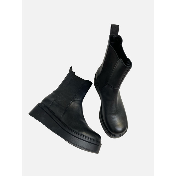 Steve Madden | Shoes | Steve Madden Clarisa Platform Chelsea Boot Leather  Black 65 | Poshmark